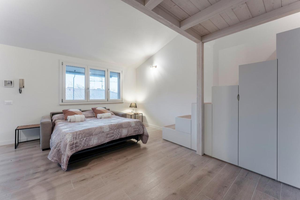 Casa Lugana 19 - Monolocale Con Piscina Direttamente A Lago Sirmione Exterior foto